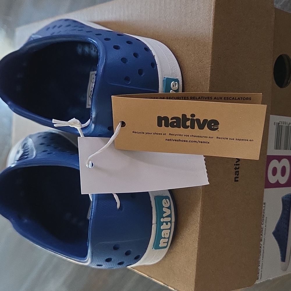 Native Size 8 Kids NEW In Box Blue and White Jefferson Shoes - Picture 3 of 7